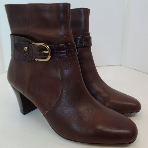 Anne Klein Brown Leather Ankle Boots Zip Up  Sz 8.5 Goldtone Hardware Buckles - Picture 2 of 16